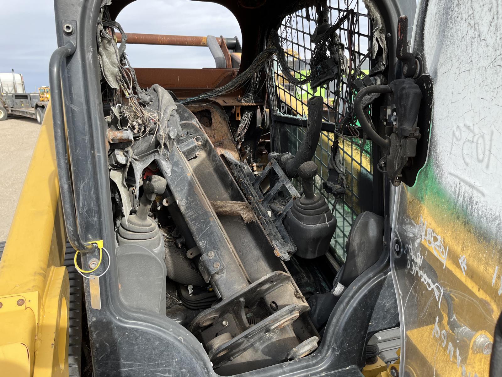 ./imagenes/INVOICE/2019/17480/MINICARGADOR CATERPILLAR 299D (22).JPG